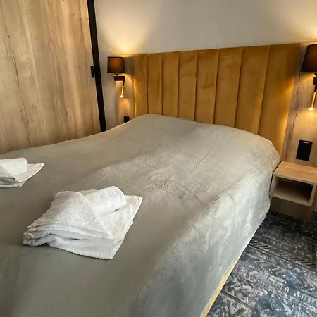 Zloty Horyzont 1 شكلارسكا بوريبا